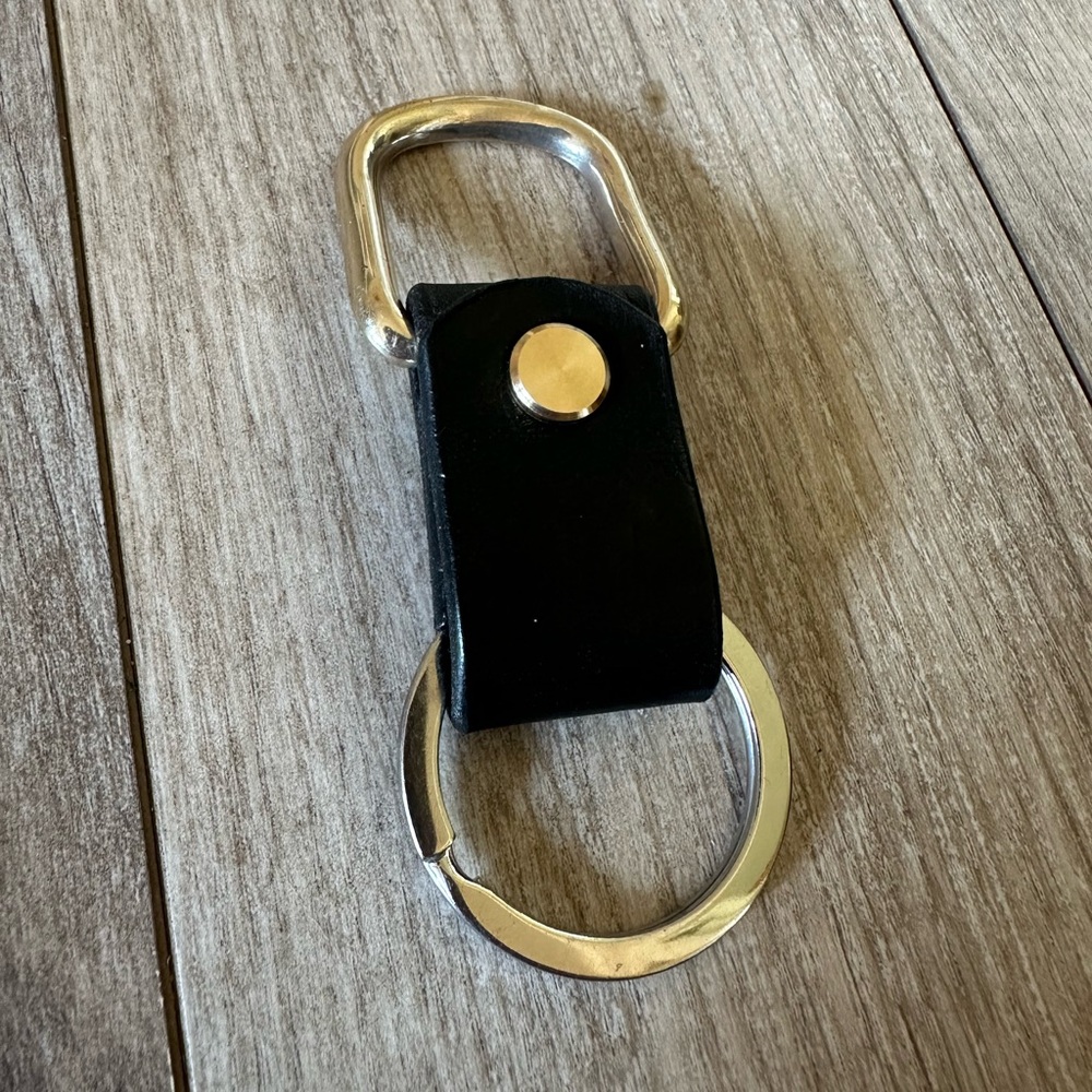 Keychain in Leather and Nickel
